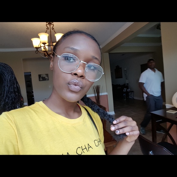 Meet your Posher, Kiara - Picture 3 of 4